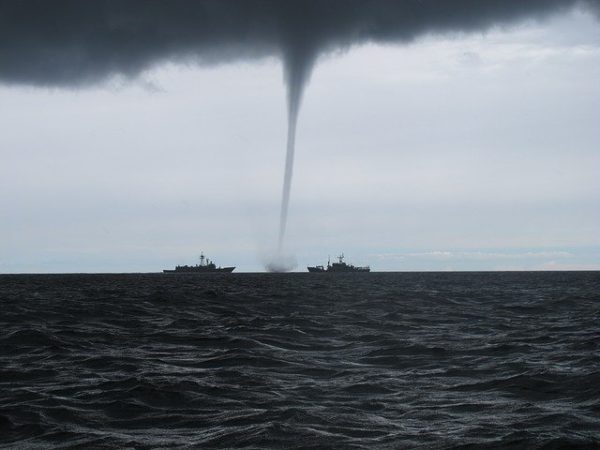 ろうと雲とは 竜巻との違いや地震との関係を調査 画像や動画の凄い迫力も 知っとく 防災のすべて